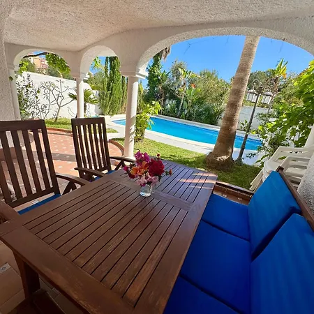 别墅 Villa Nerja 内尔哈